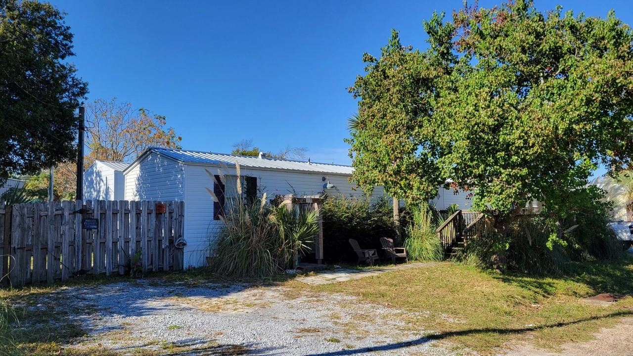 211 Venado Pl - Photo 2 of 16