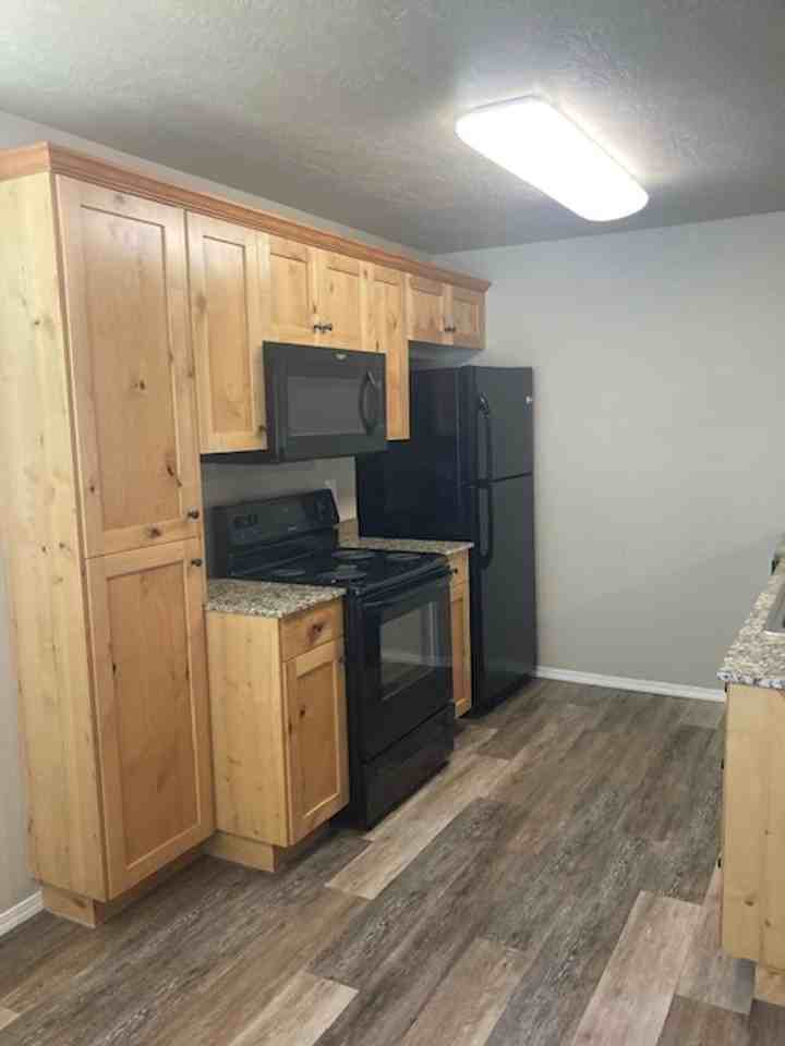 6627 W Irving St - Photo 4 of 19