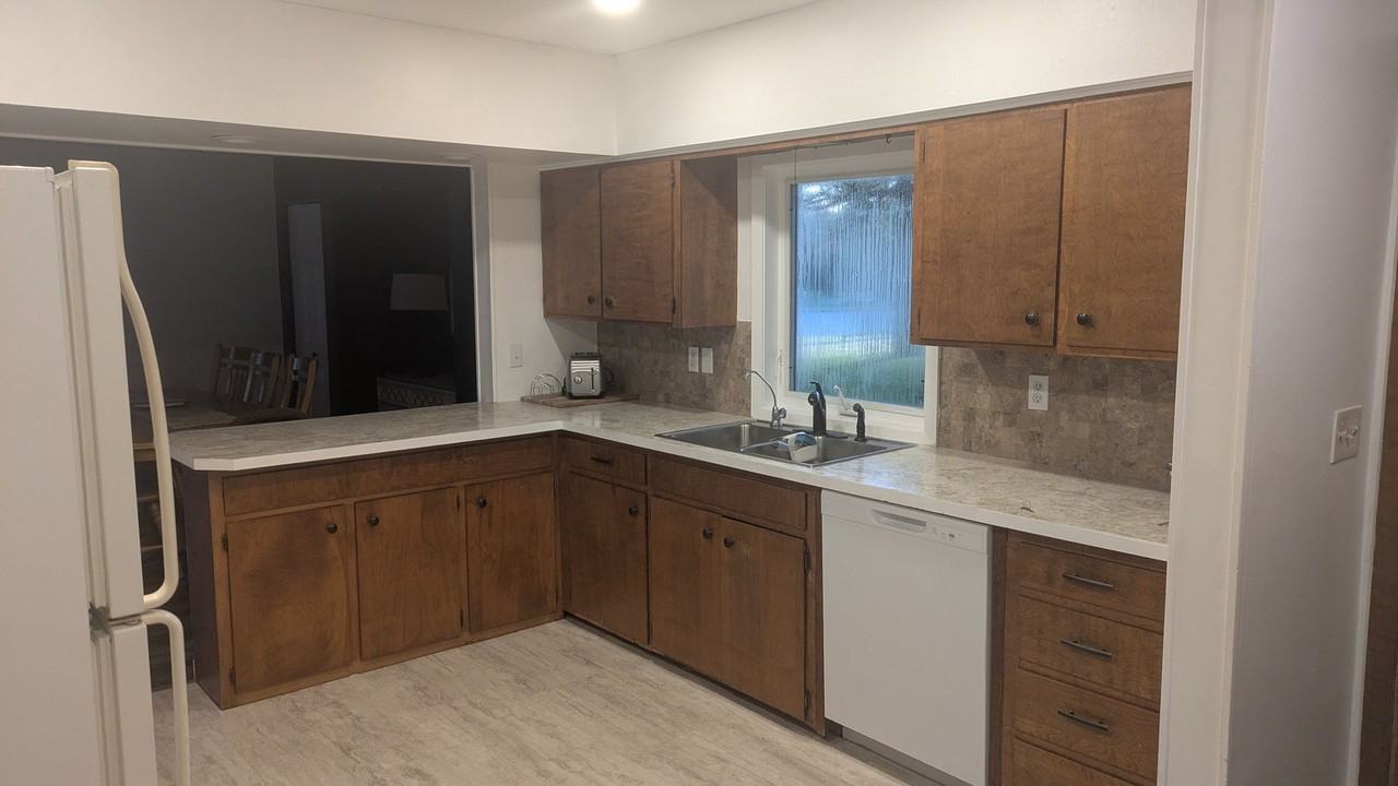 1816 7 1/2 St Sw - Photo 2 of 10