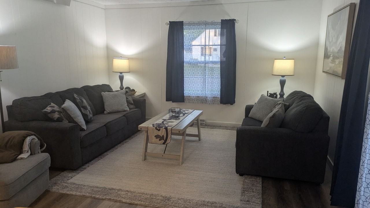 1816 7 1/2 St Sw - Photo 4 of 10