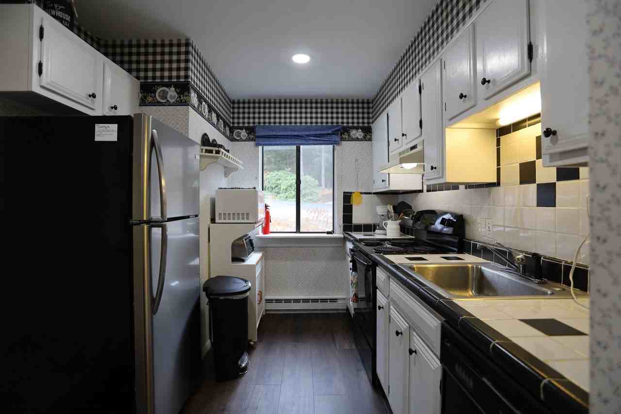 3 Windsor Hill Way - Photo 2 of 10