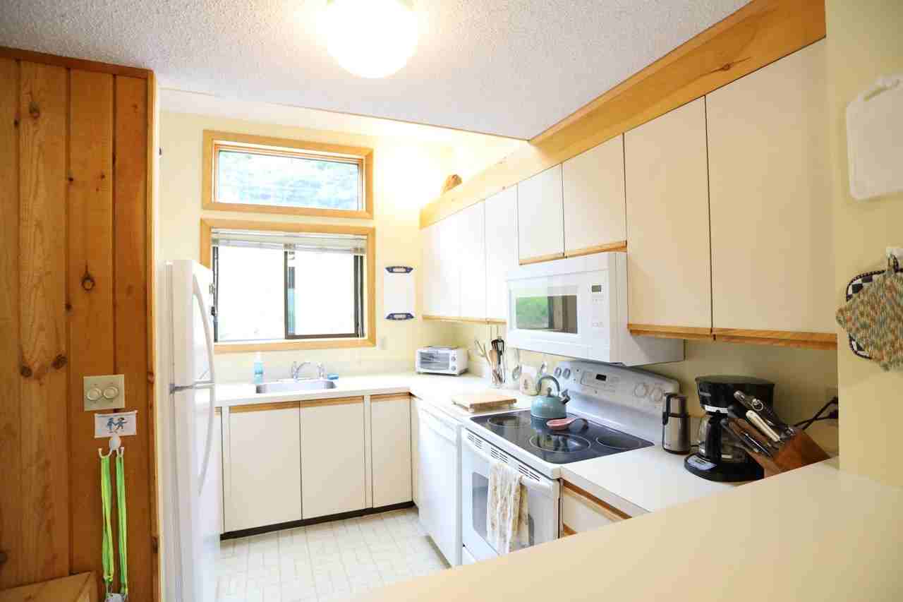 135 Snowood Dr - Photo 4 of 14
