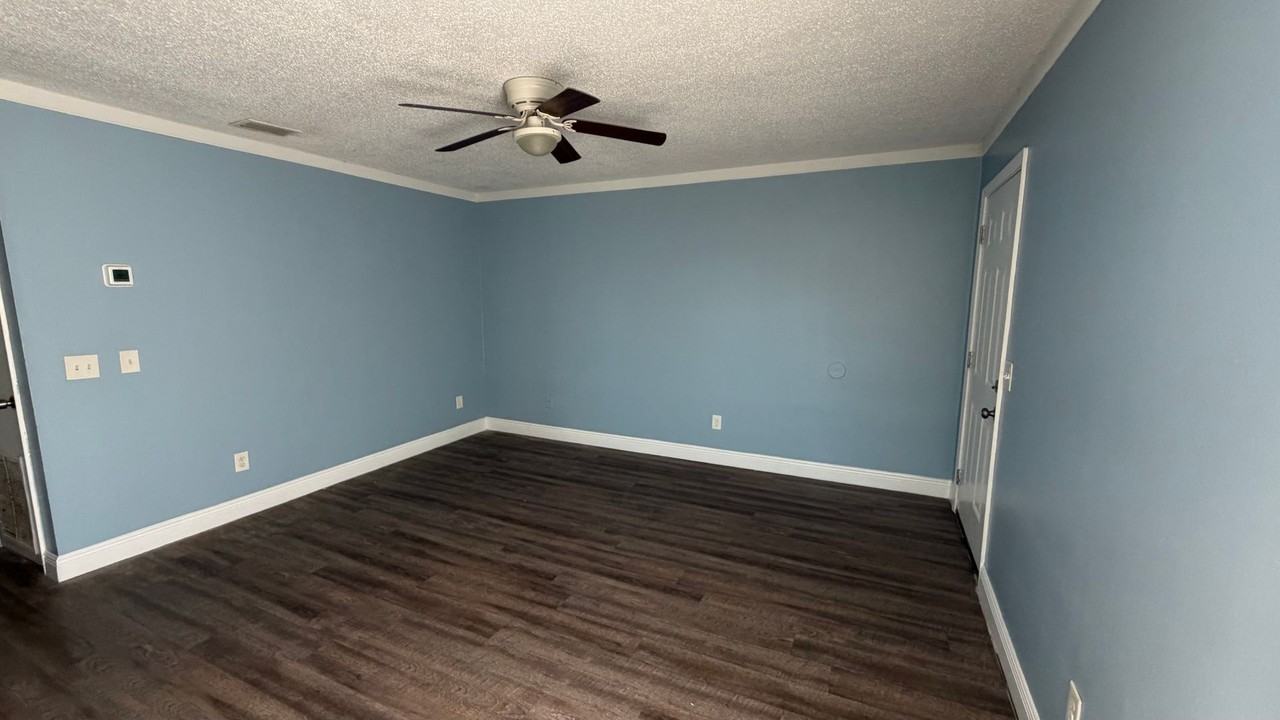 6321 Lenawee St #D3 - Photo 2 of 8