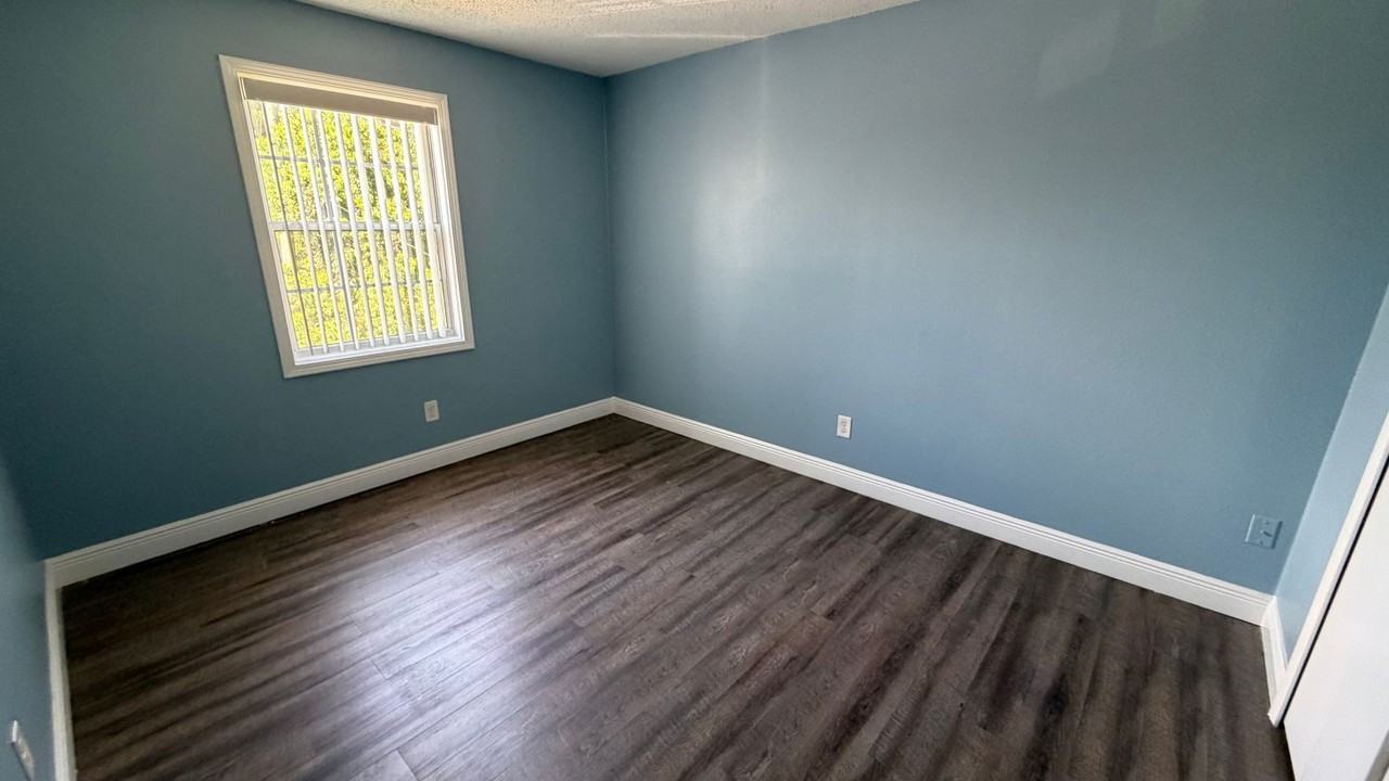 6321 Lenawee St #D3 - Photo 4 of 8