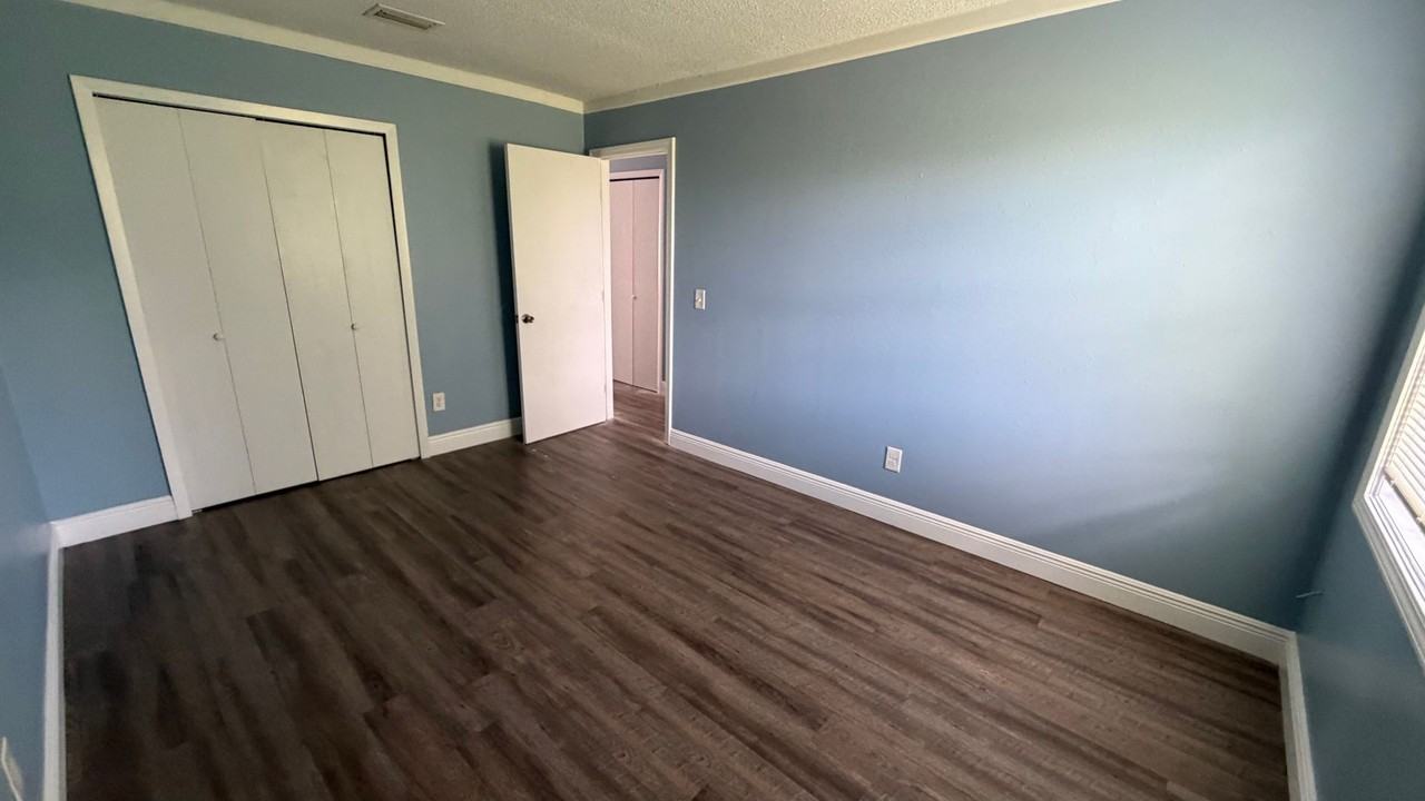6321 Lenawee St #D3 - Photo 5 of 8
