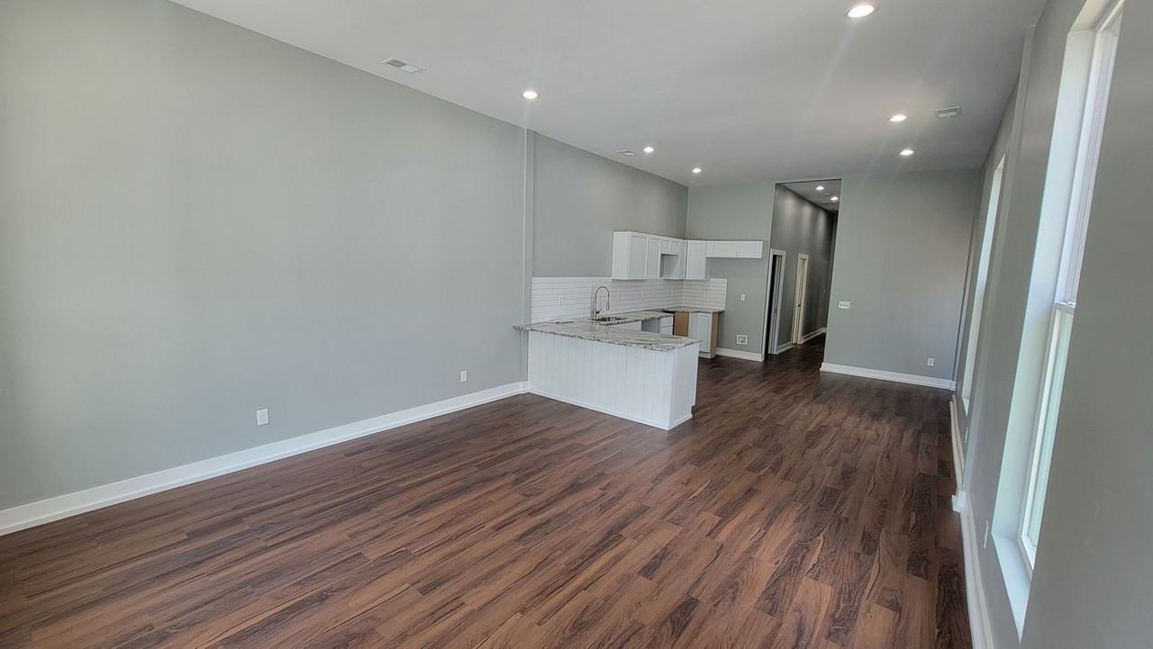 511 E Kentucky St - Photo 2 of 21