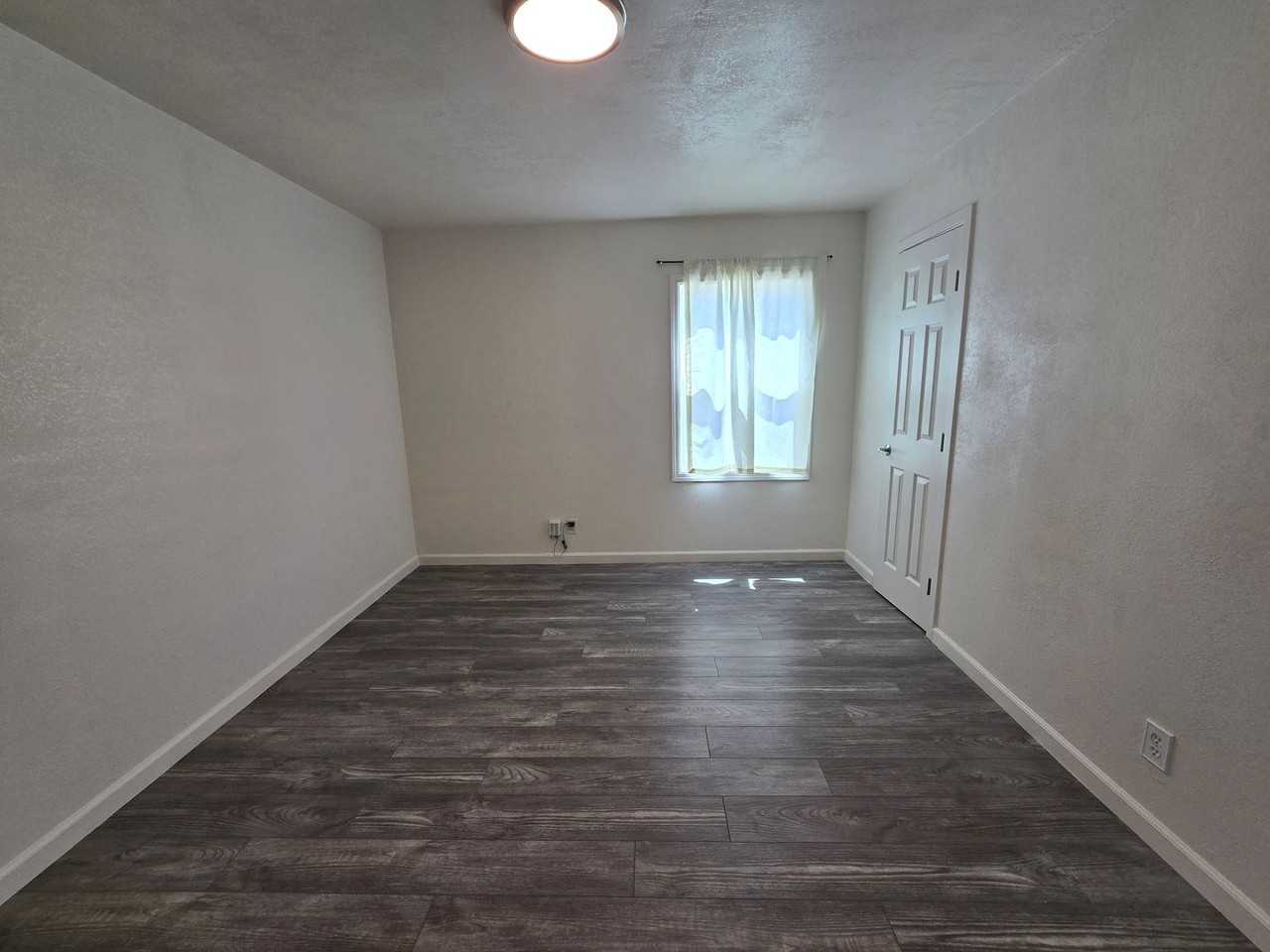 2361 17th St - Photo 4 of 8