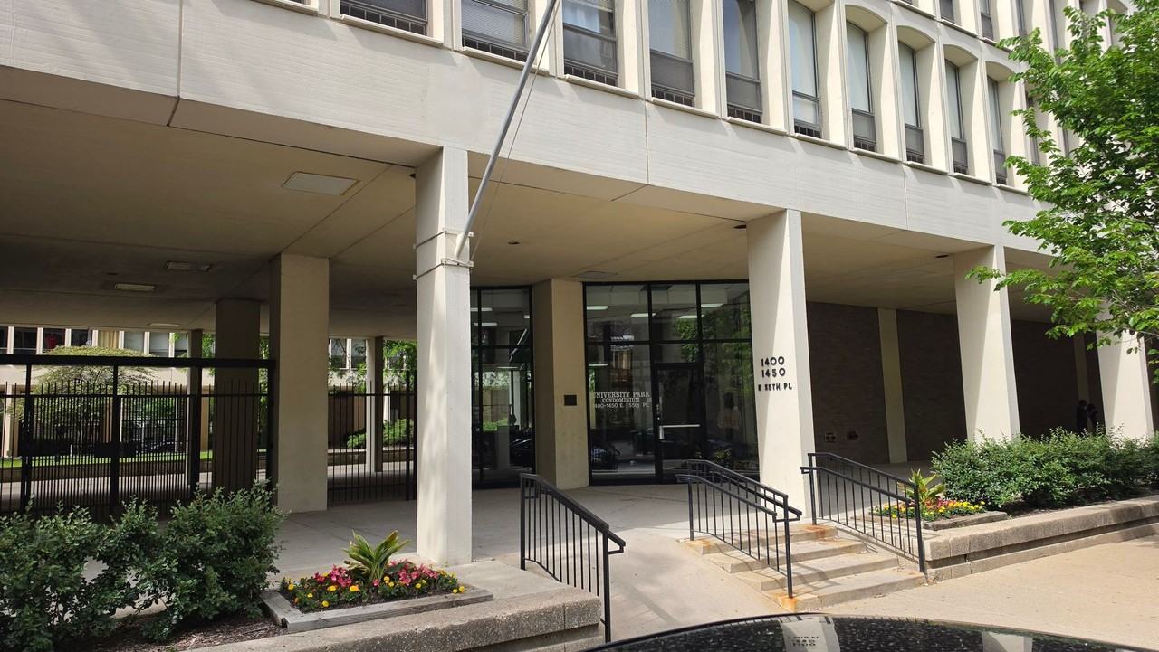 1400 E 55th Pl