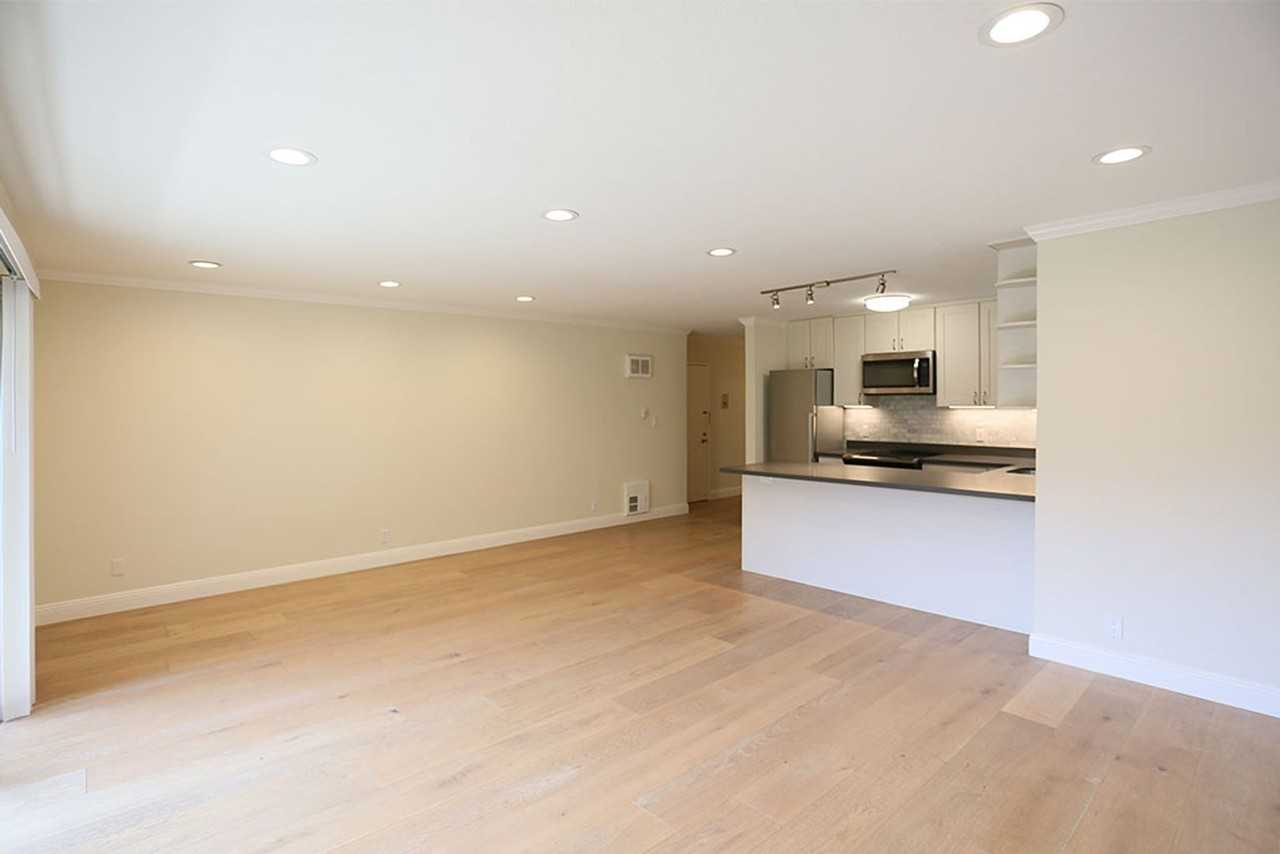 315 Hanover Ave - Photo 2 of 18