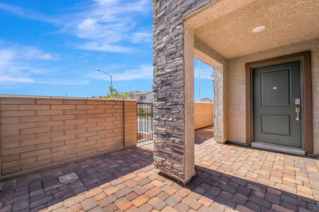 894 Cadence View Way - Photo 2 of 23