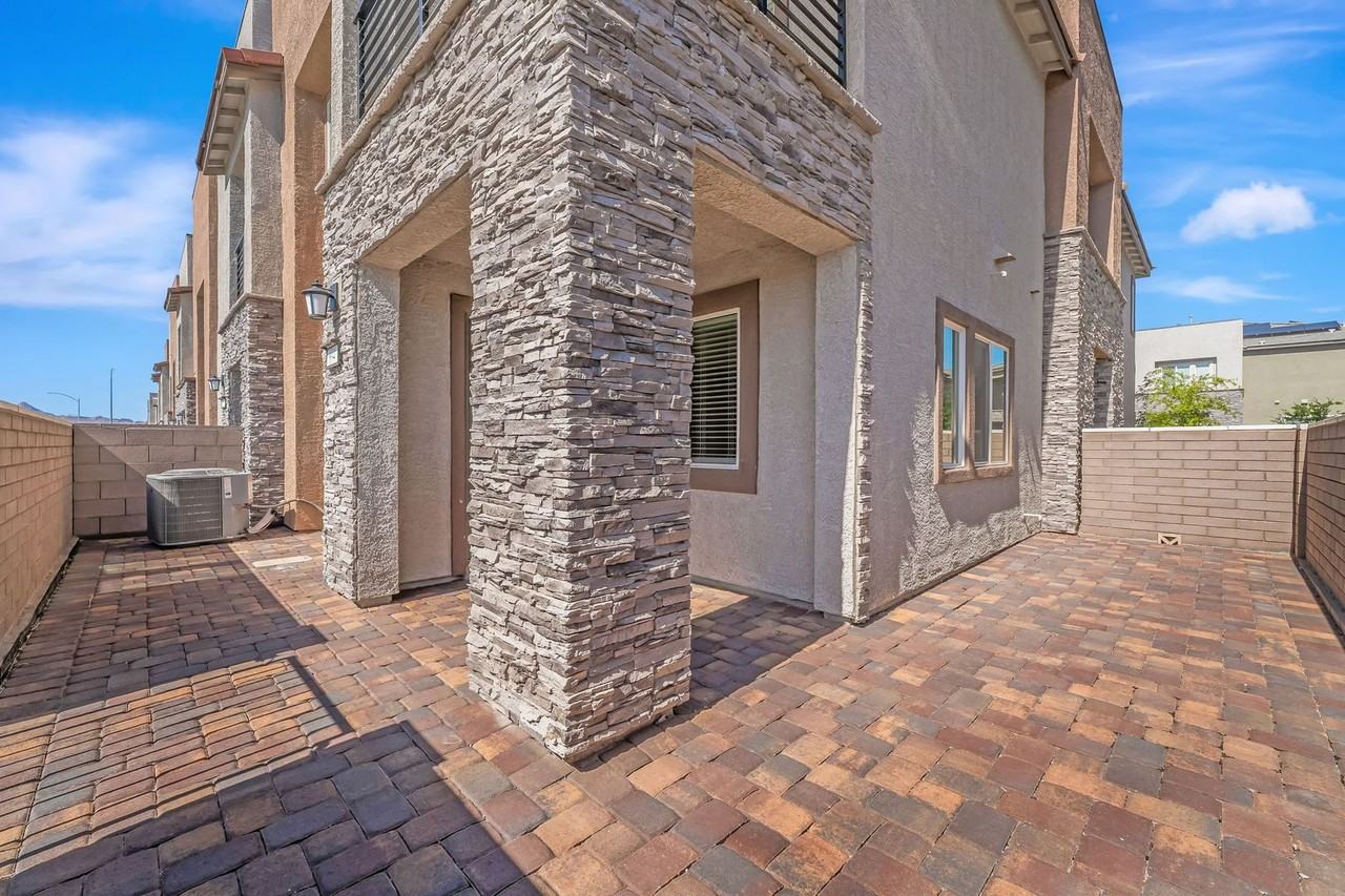 894 Cadence View Way - Photo 4 of 23