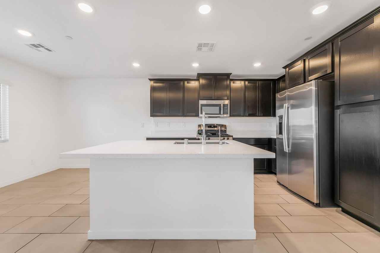 894 Cadence View Way - Photo 7 of 23