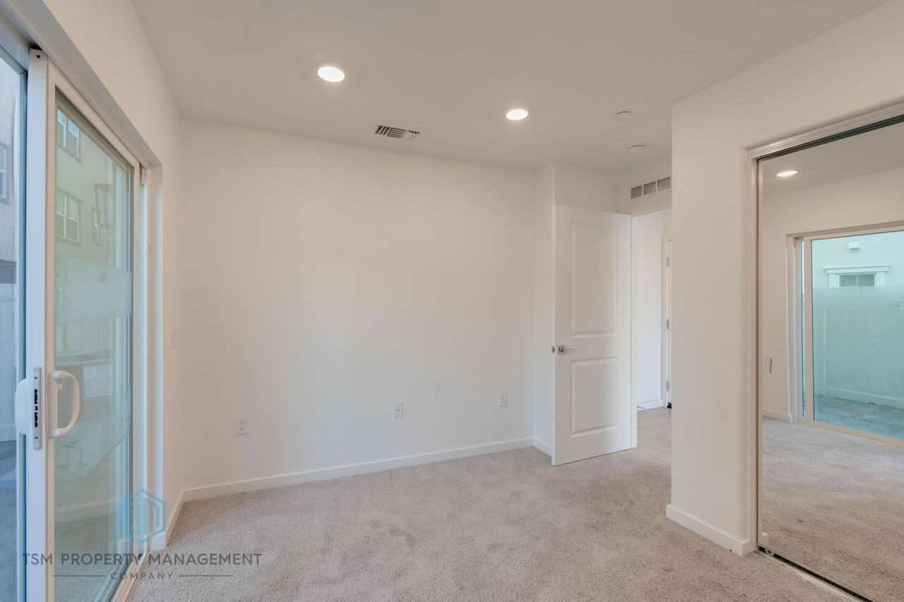 2539 Dorris St - Photo 2 of 22
