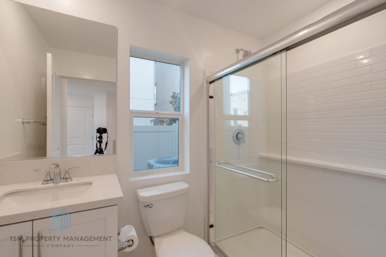 2539 Dorris St - Photo 3 of 22