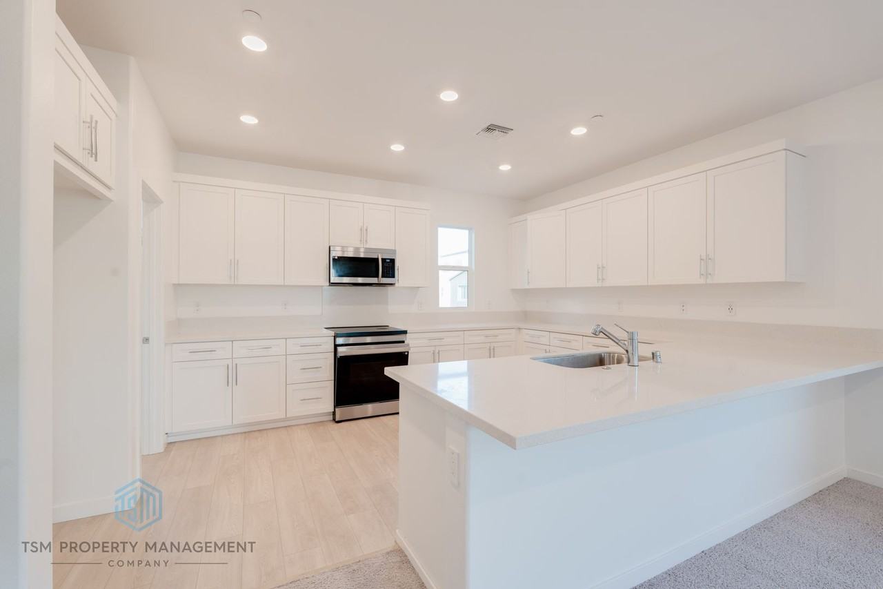 2539 Dorris St - Photo 6 of 22
