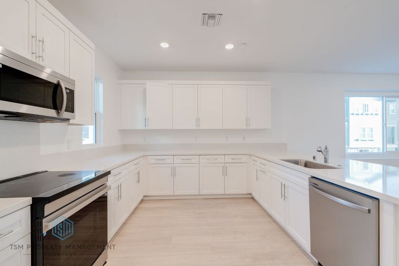 2539 Dorris St - Photo 7 of 22