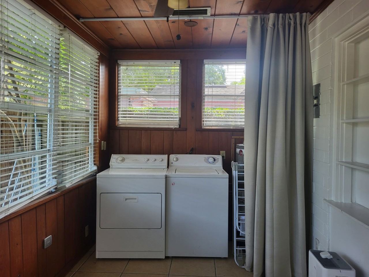 1712 E Kaley Ave - Photo 6 of 13