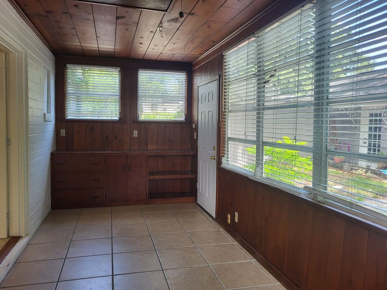 1712 E Kaley Ave - Photo 7 of 13