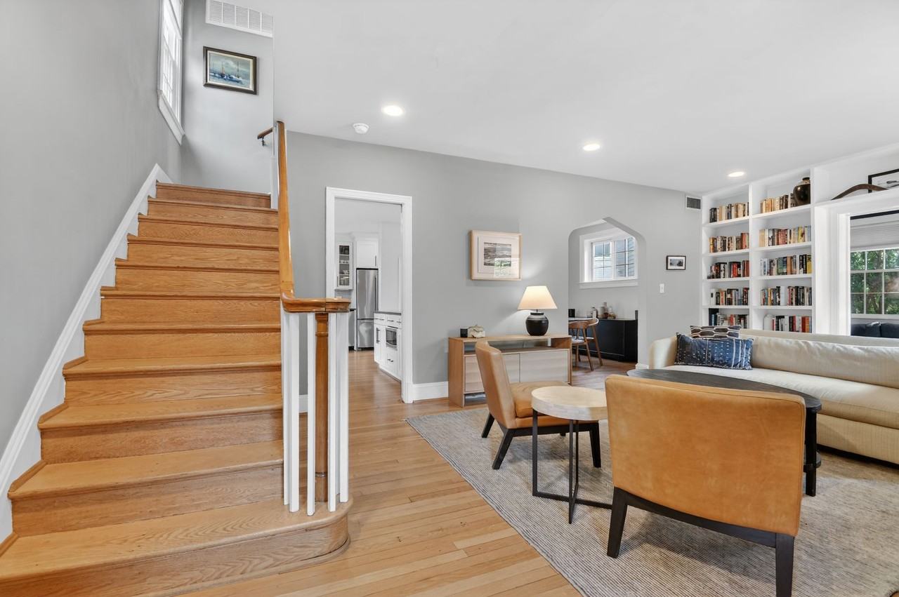 3005 Mckinley St Nw - Photo 2 of 34