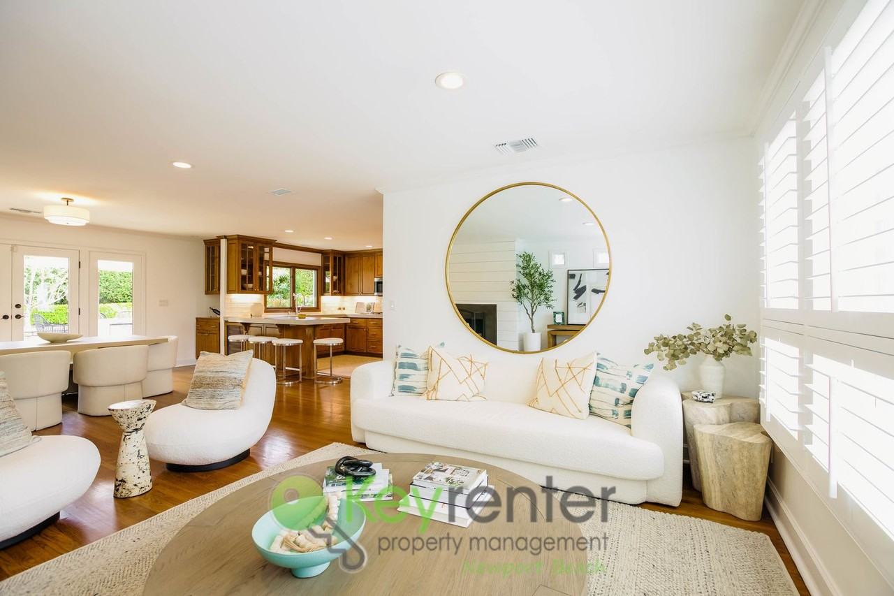 453 Seaward Rd - Photo 3 of 15