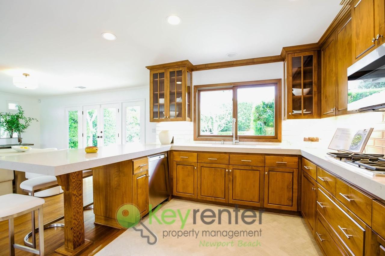 453 Seaward Rd - Photo 7 of 15