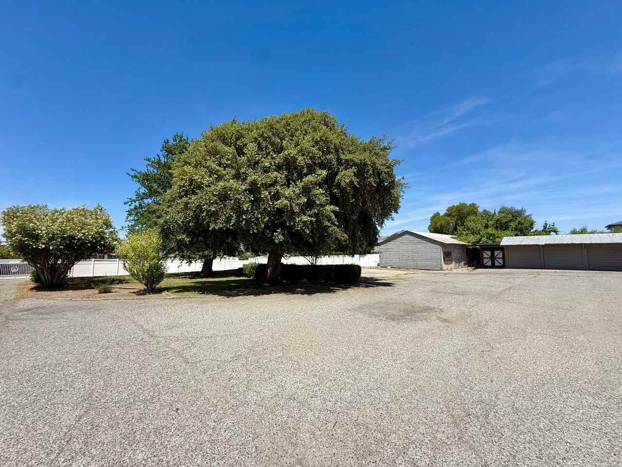 1630 Hillcrest Rd - Photo 4 of 4