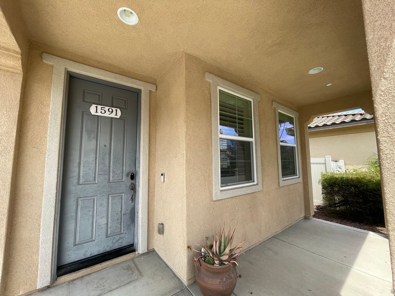1591 Stow Grove Ave - Photo 2 of 38