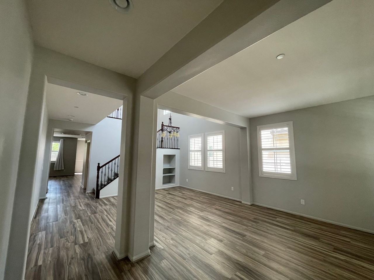 1591 Stow Grove Ave - Photo 3 of 38