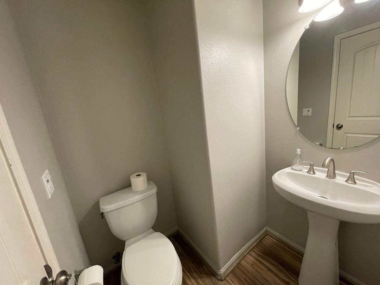 1591 Stow Grove Ave - Photo 6 of 38