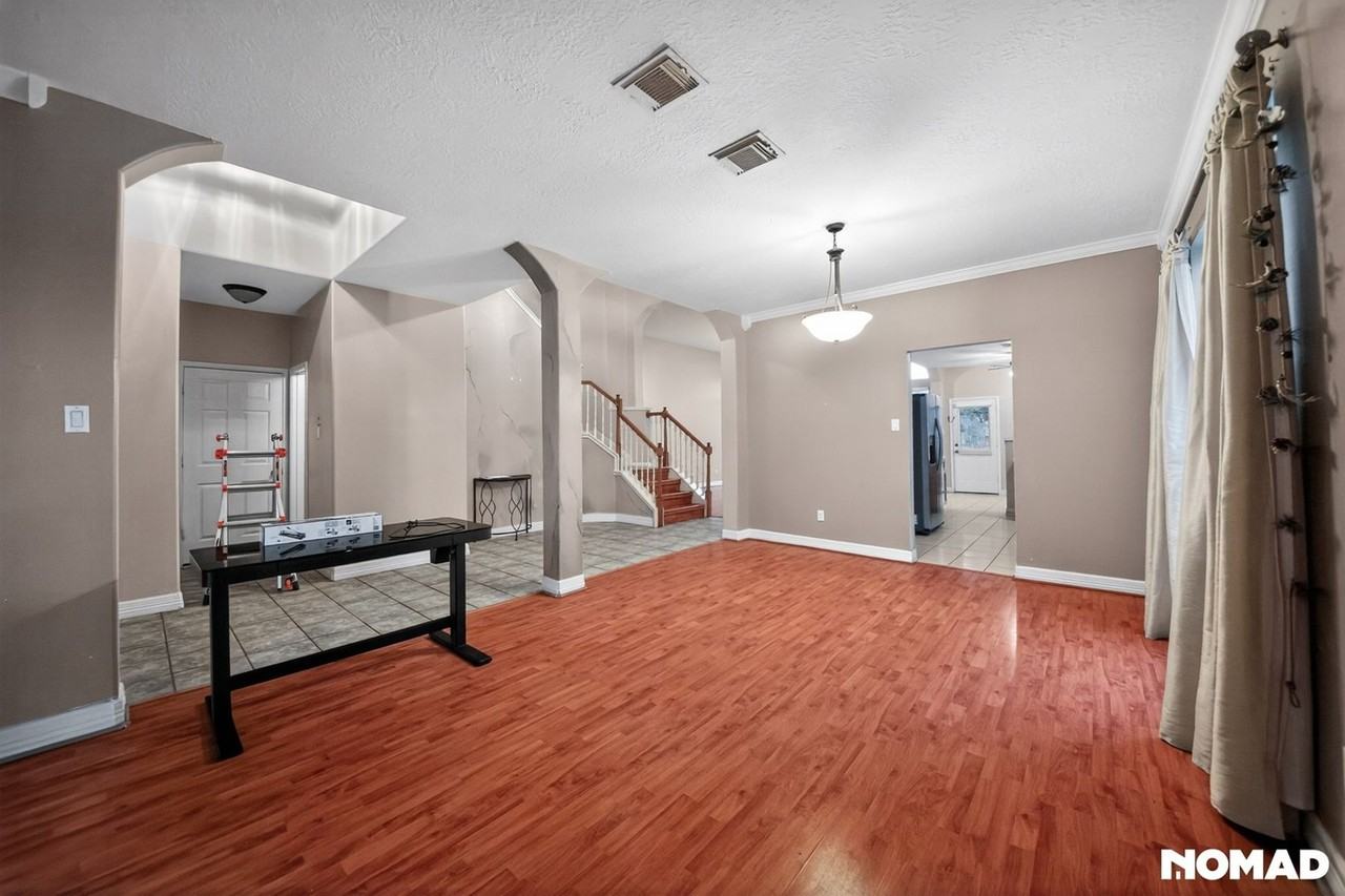1811 Quiet Hollow Dr - Photo 5 of 30