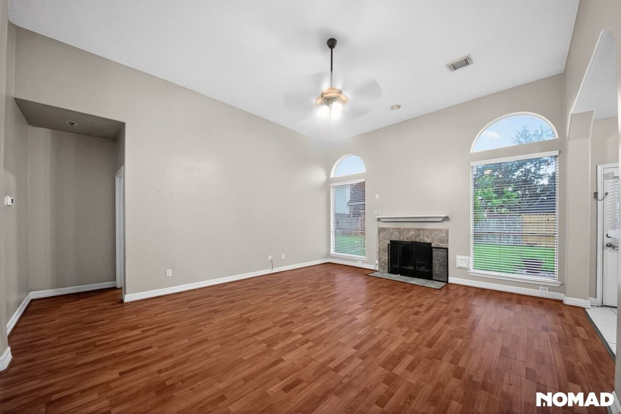 1811 Quiet Hollow Dr - Photo 2 of 29