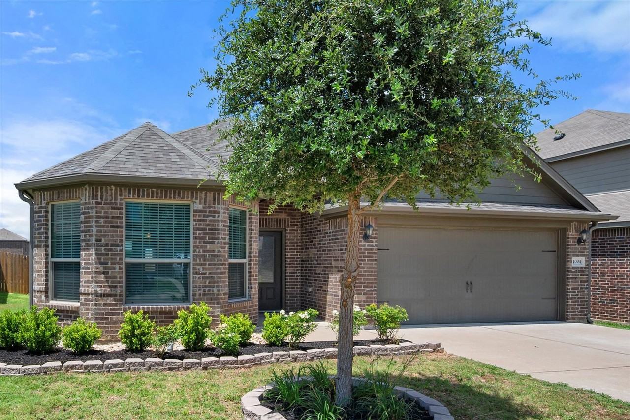 4004 Millau Ln - Photo 2 of 28