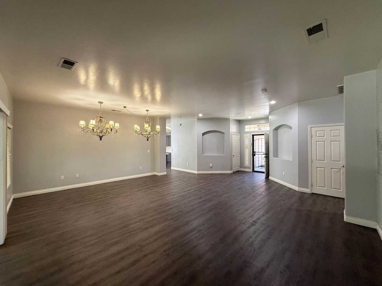 10919 Golden Valley Dr - Photo 2 of 17