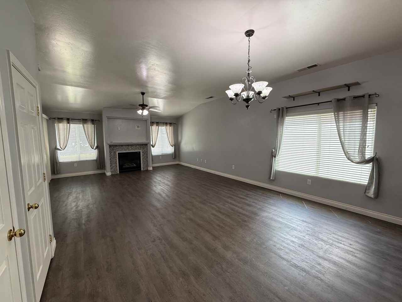 10919 Golden Valley Dr - Photo 5 of 17