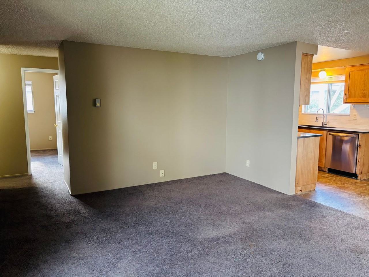 318 W 30th St - Photo 2 of 27