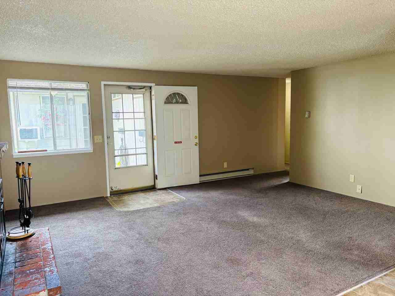 318 W 30th St - Photo 5 of 27