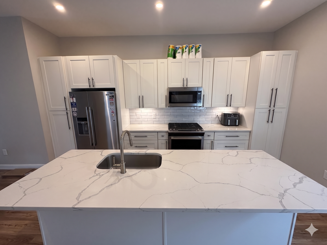 1811 Sidney St - Photo 3 of 19