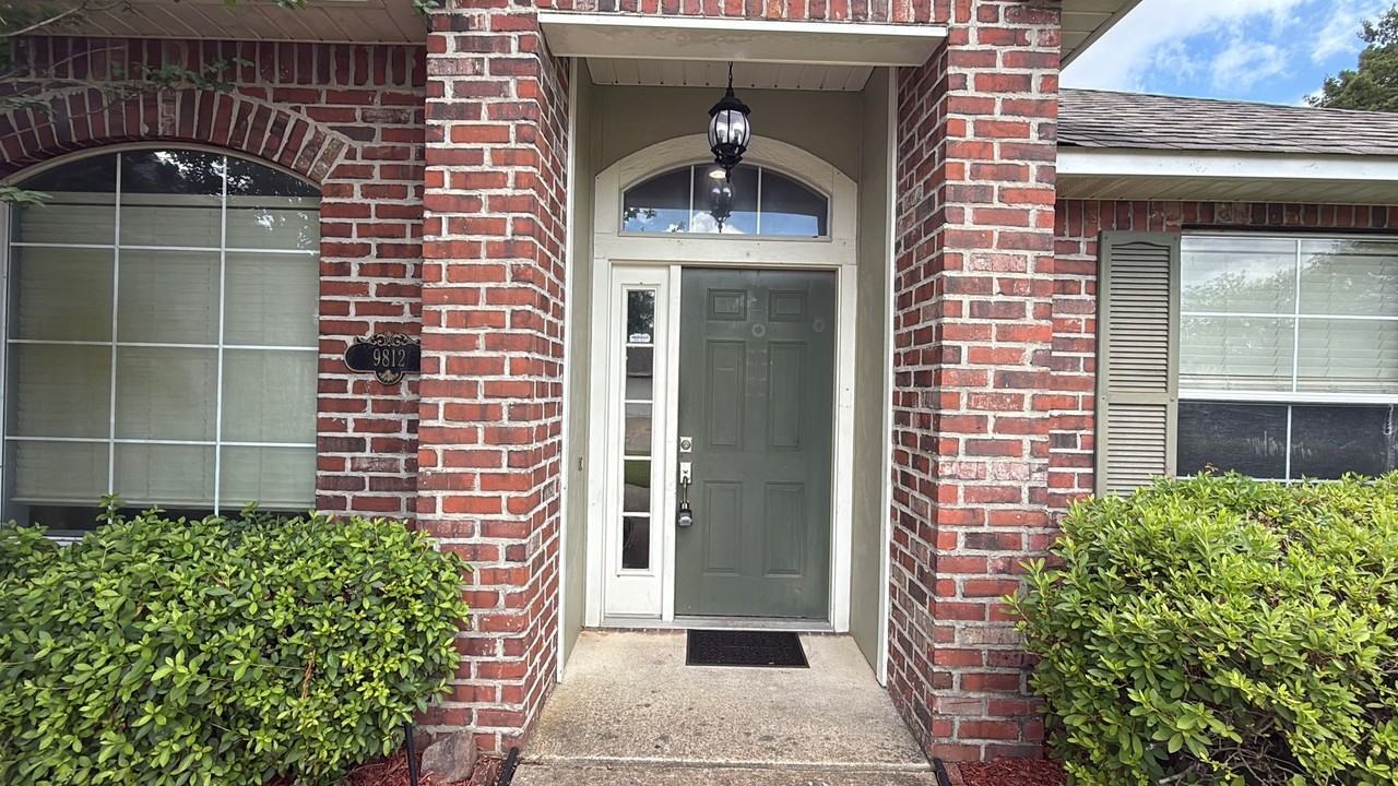 9812 Kings Pointe Dr - Photo 4 of 50