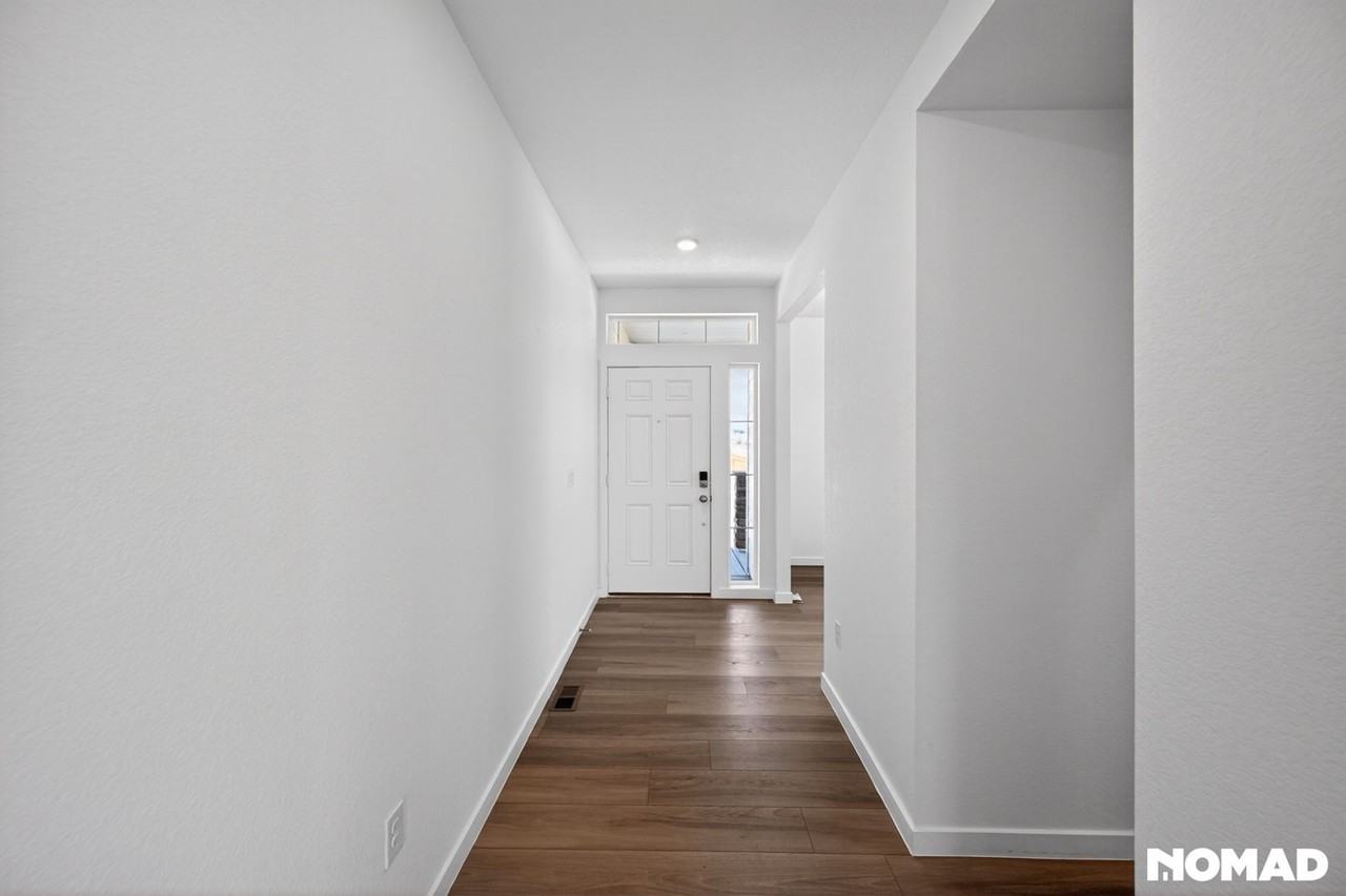 4858 Astor Pl - Photo 5 of 46
