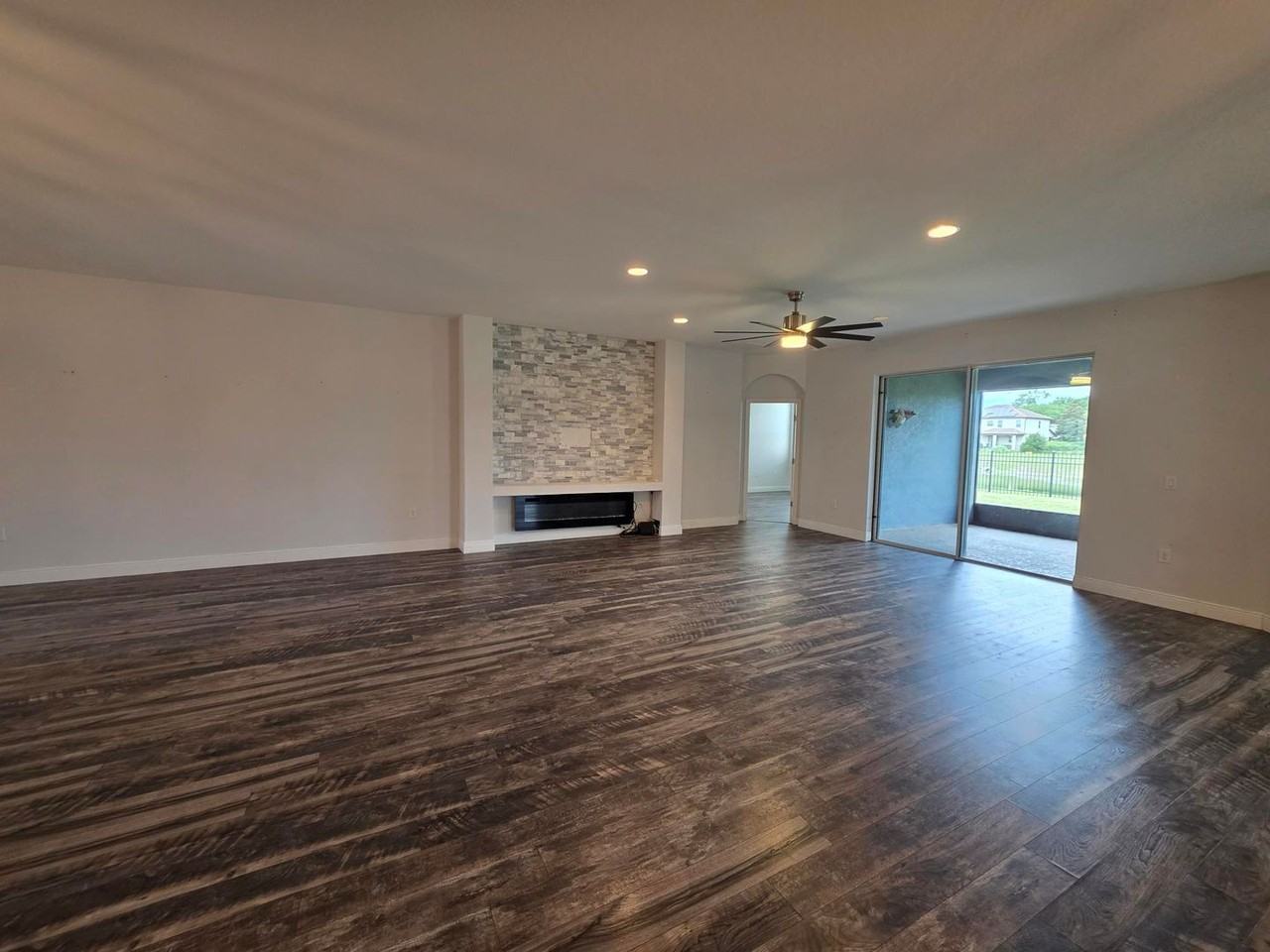 305 Drayton Ave - Photo 7 of 42