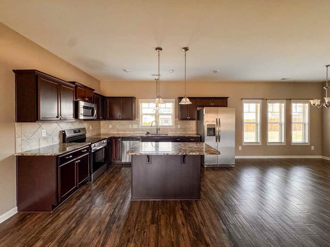 3106 Soacha Ct - Photo 7 of 37