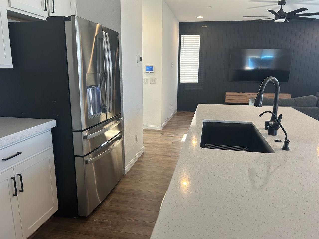 8628 Luse St - Photo 6 of 29