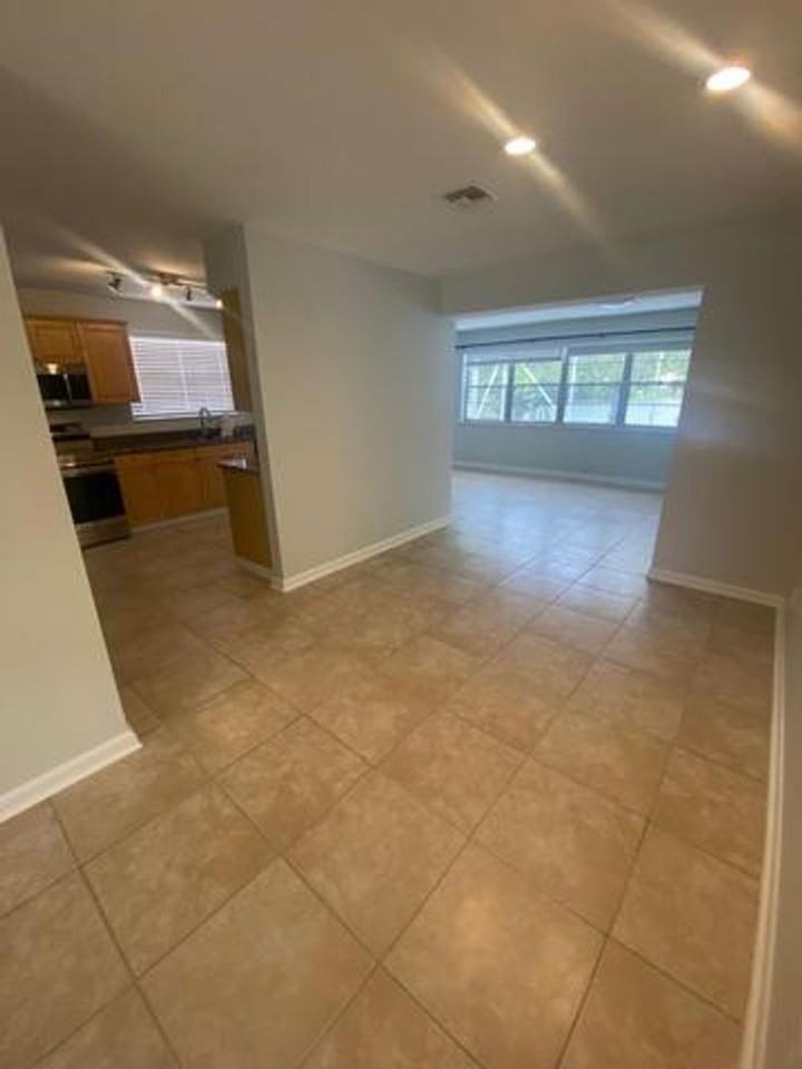 1317 Willow Rd - Photo 3 of 22
