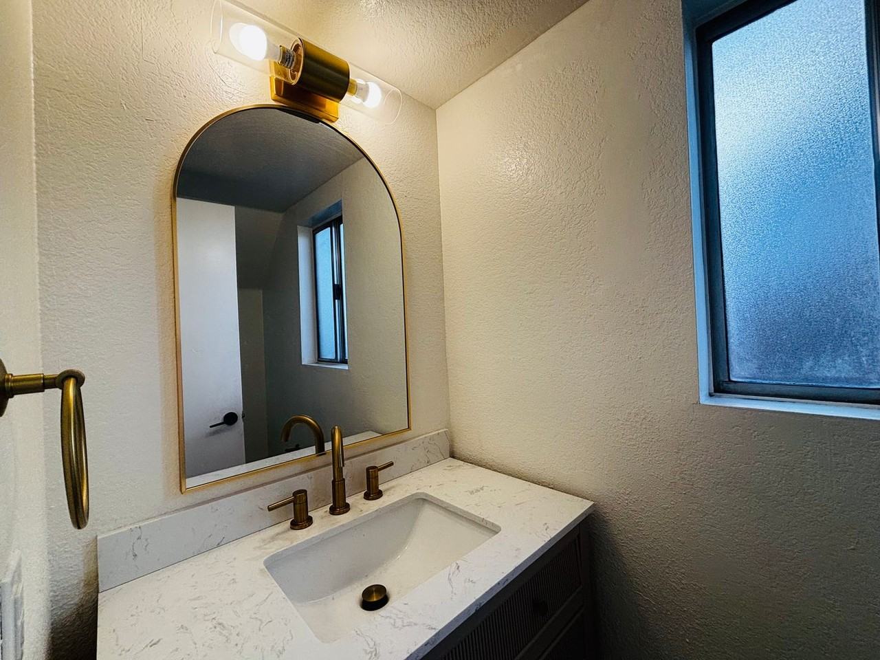 23606 Parkland Ave - Photo 6 of 10