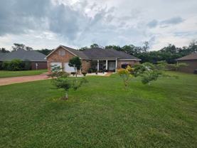 206 Maree Dr - Photo 1 of 1