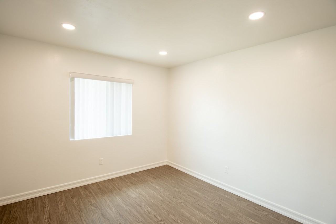 462 Davidson St - Photo 5 of 9