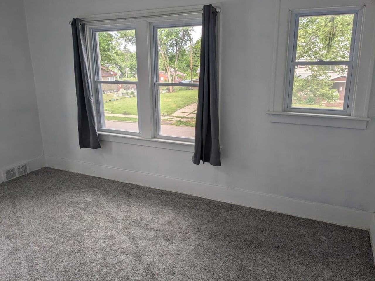 12778 Strathmoor St - Photo 2 of 10