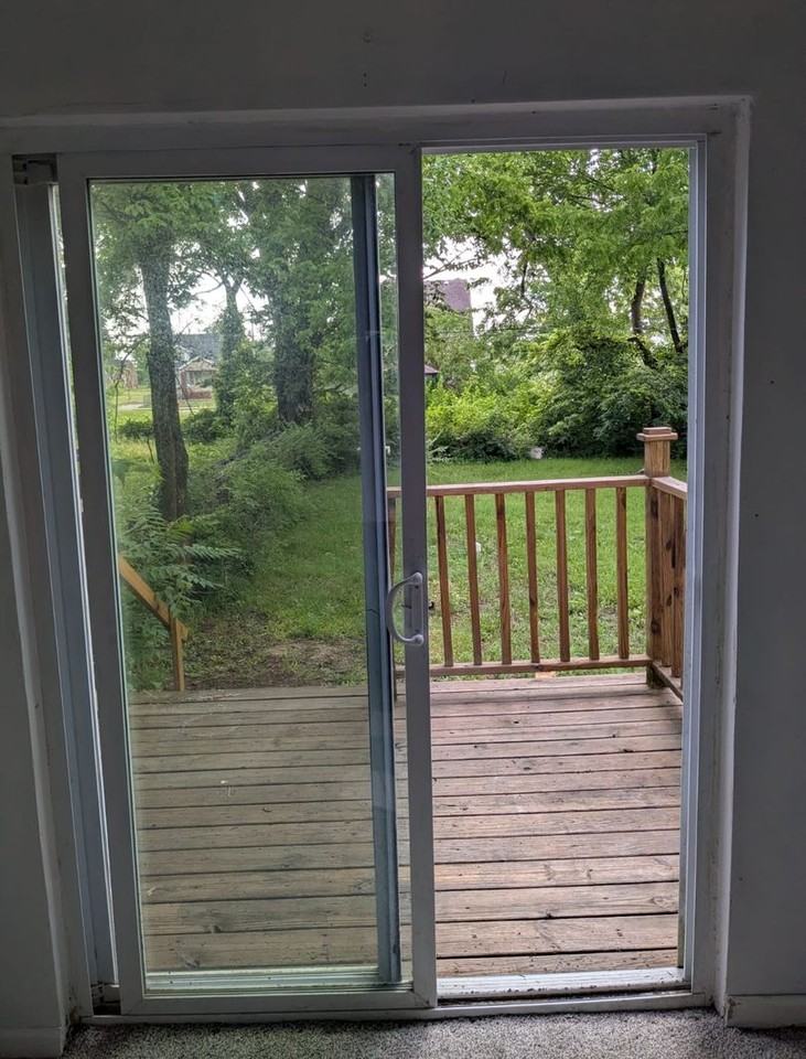12778 Strathmoor St - Photo 4 of 10