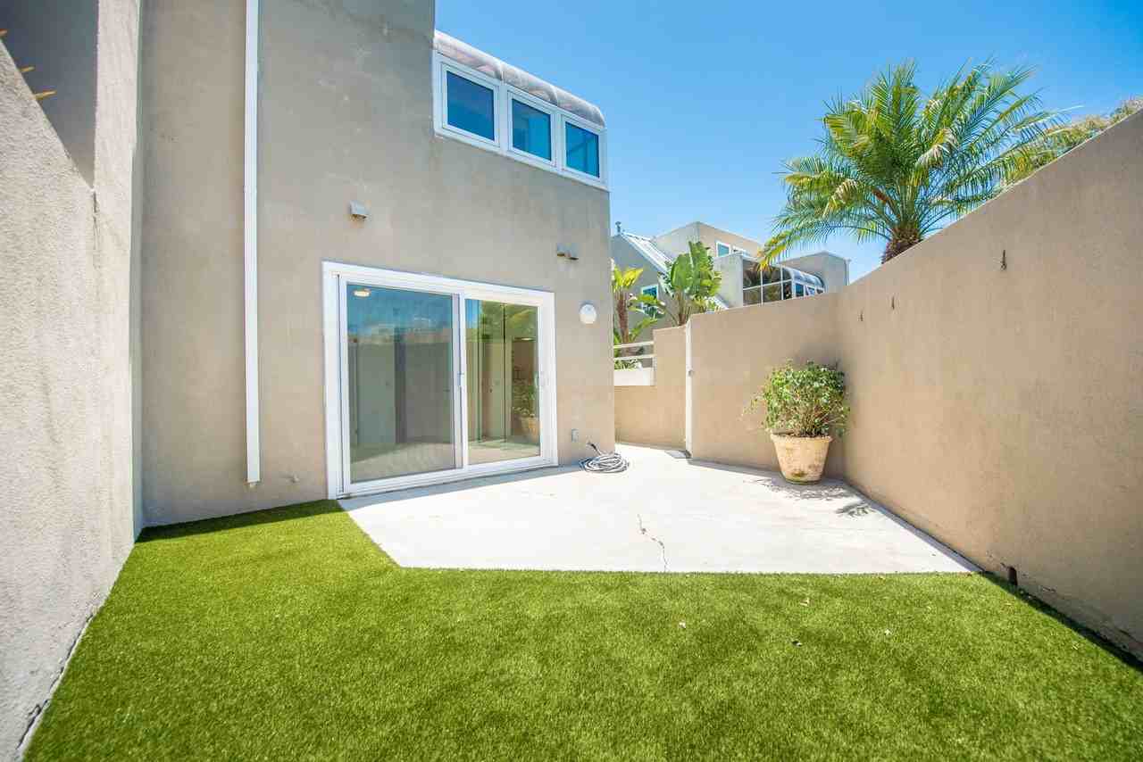 3299 Tempe Dr - Photo 4 of 50