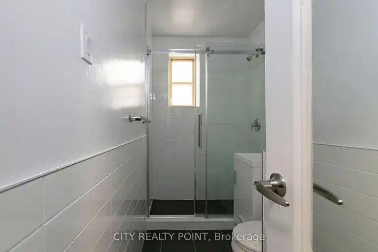 394 Avenue Rd #507 - Photo 5 of 7